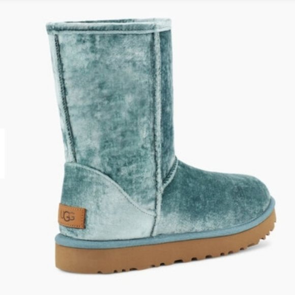 Nib Ugg Classic Short Ii Velvet Boots 